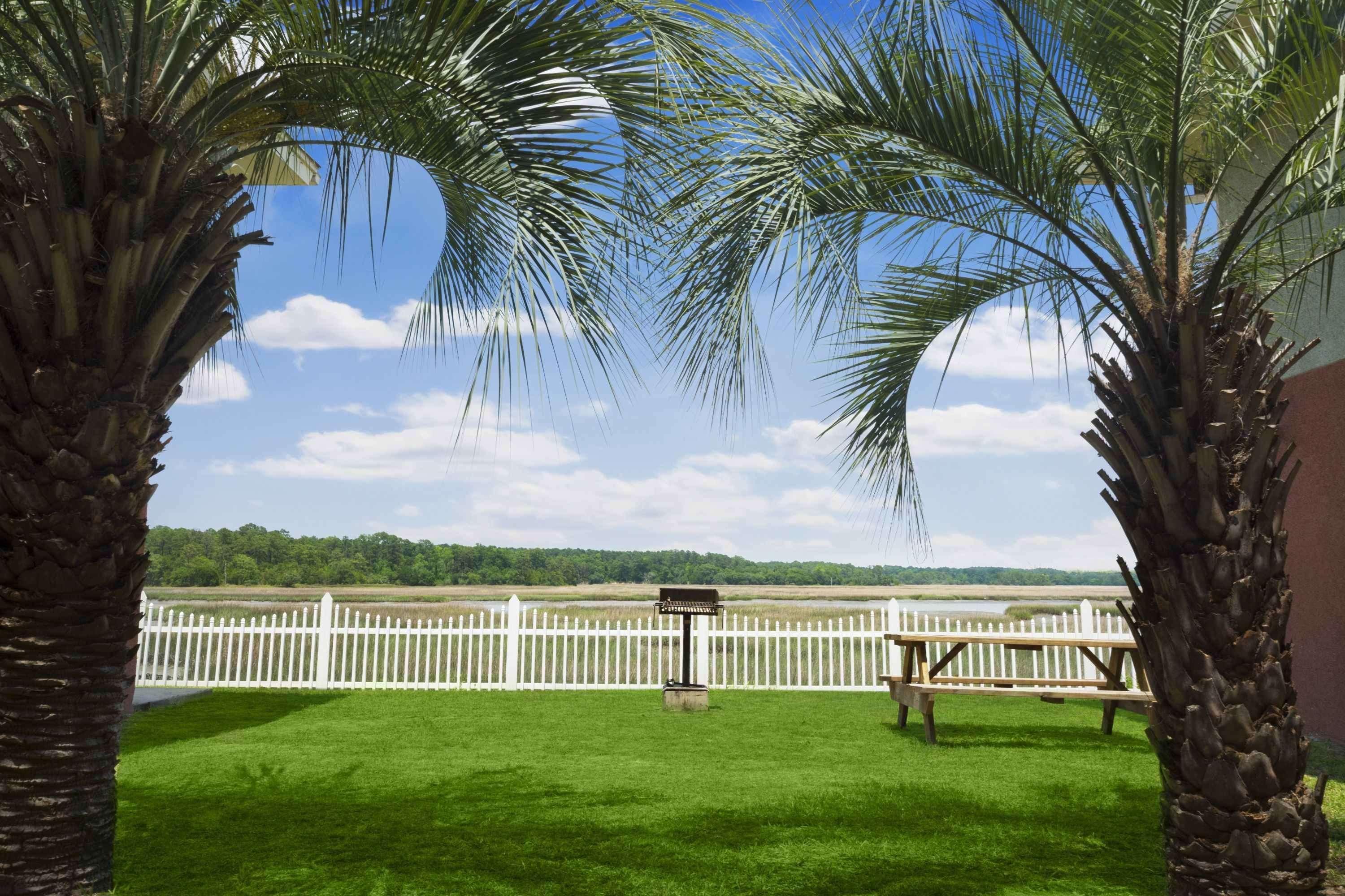 Howard Johnson By Wyndham Beaufort/Parris Island Exterior foto